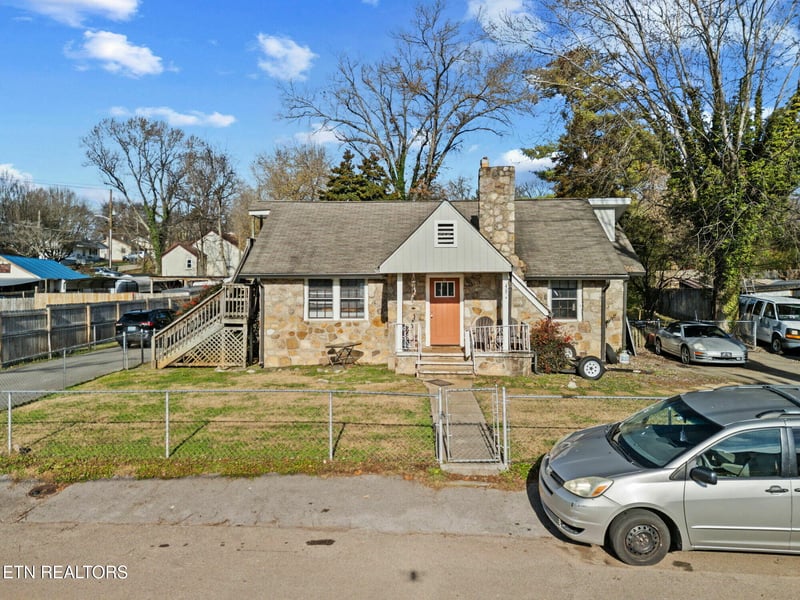 405 NE Durbin Dr, Knoxville, TN 37912