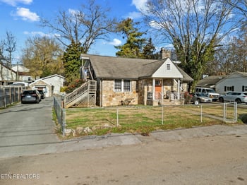 405 NE Durbin Dr, Knoxville, TN 37912