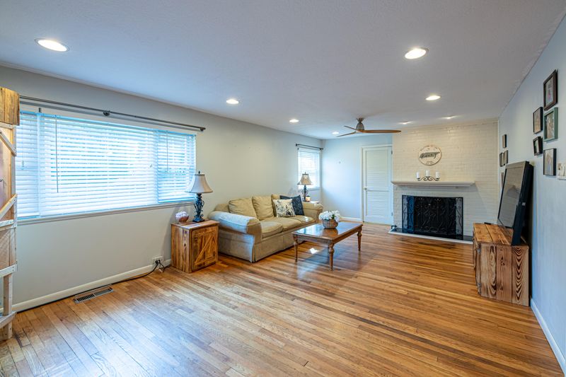 405 Pennsylvania Ave, Oak Ridge, TN 37830