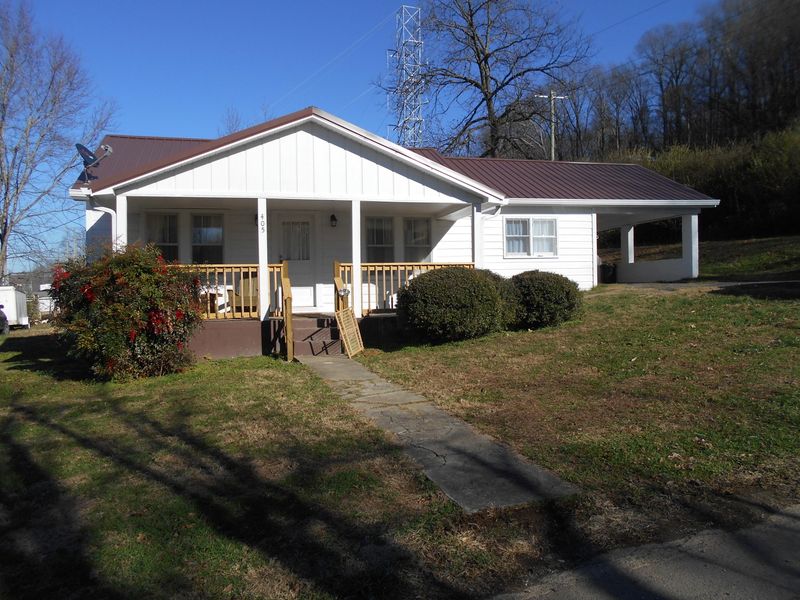 405 S Burn Rd, Niota, TN 37826