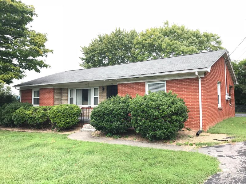 405 Scenic Dr, Morristown, TN 37813