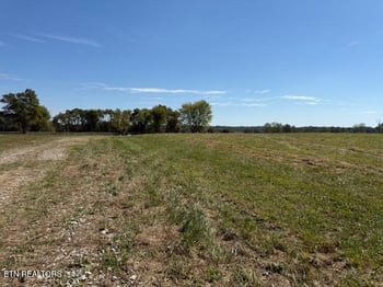 405 Smith Rd, Crossville, TN 38571