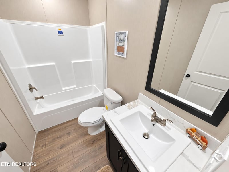 405 W 10th Ave, Lenoir City, TN 37771