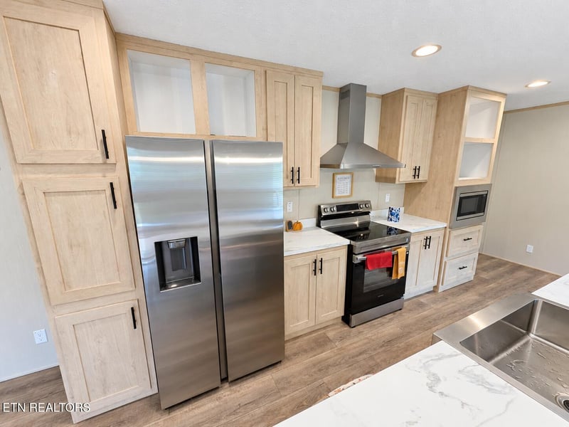 405 W 10th Ave, Lenoir City, TN 37771
