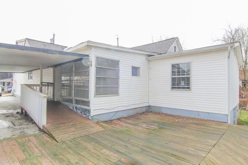 405 W 5th Ave, Lenoir City, TN 37771