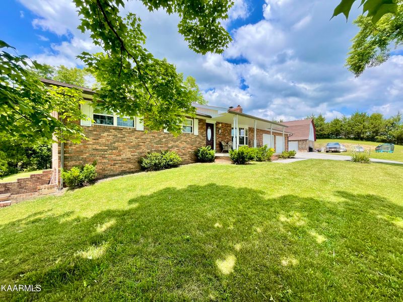 4053 Douglas Dam Rd, Kodak, TN 37764