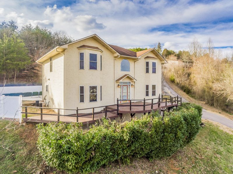 4059 Snyder Rd, Kodak, TN 37764
