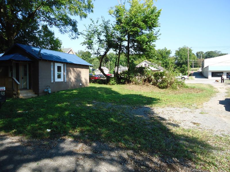 406 - 408 Young St, Athens, TN 37303