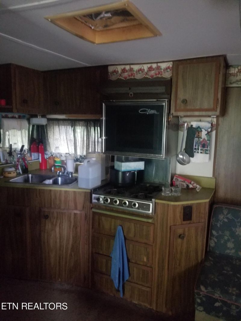 406 Chicken Bristle Rd, Robbins, TN 37852