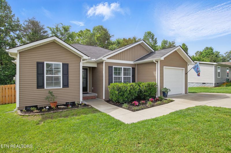 406 Contentment Ln, Knoxville, TN 37920
