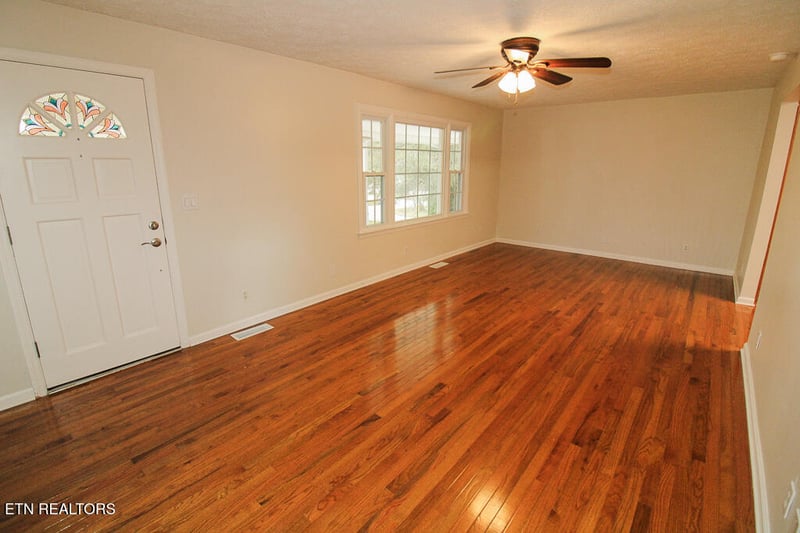 406 Ellen St, Rockwood, TN 37854