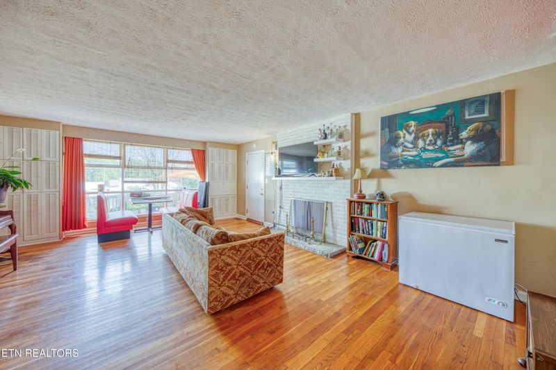 406 Highland Dr, Clinton, TN 37716