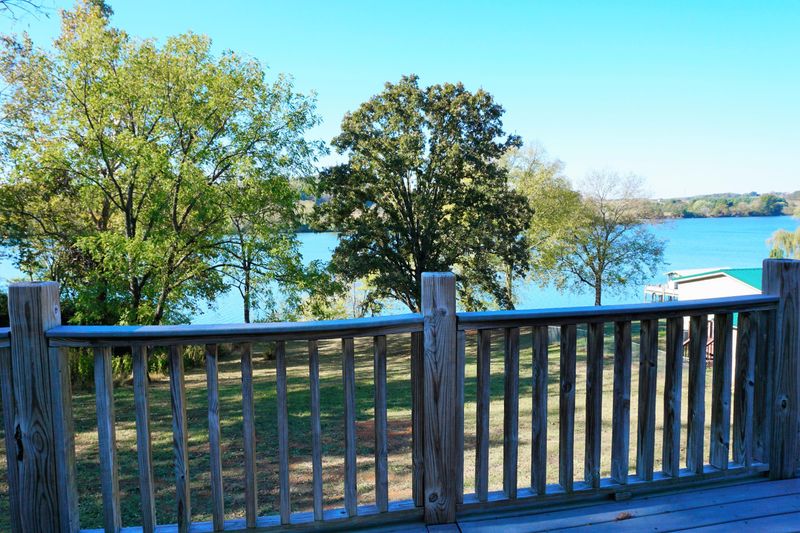 406 Lakeview Cv, Loudon, TN 37774