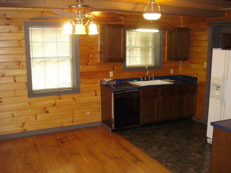 406 Long Hollow Rd, Pigeon Forge, TN 37862