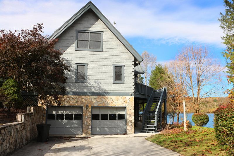 406 Mariner Point Dr, Clinton, TN 37716