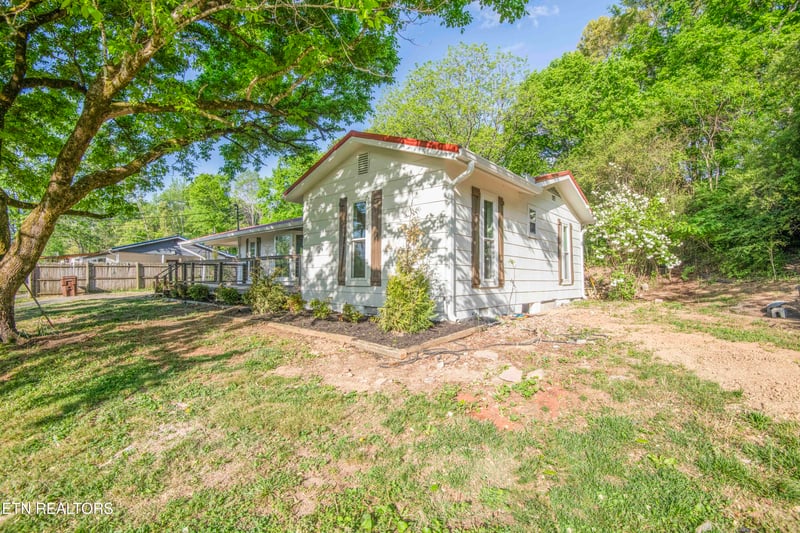 406 Mcconkey St, Madisonville, TN 37354