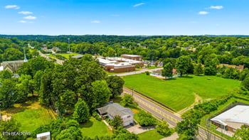 406 Montvale Station Rd, Maryville, TN 37803