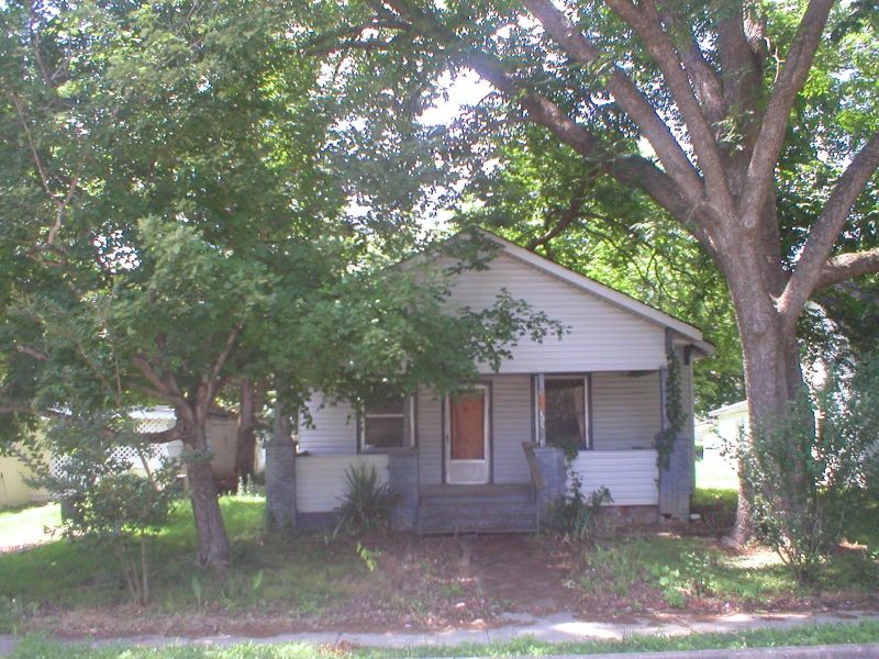 406 Ohio Ave, Etowah, TN 37331