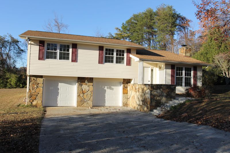 406 Teresa Ann Dr, Seymour, TN 37865