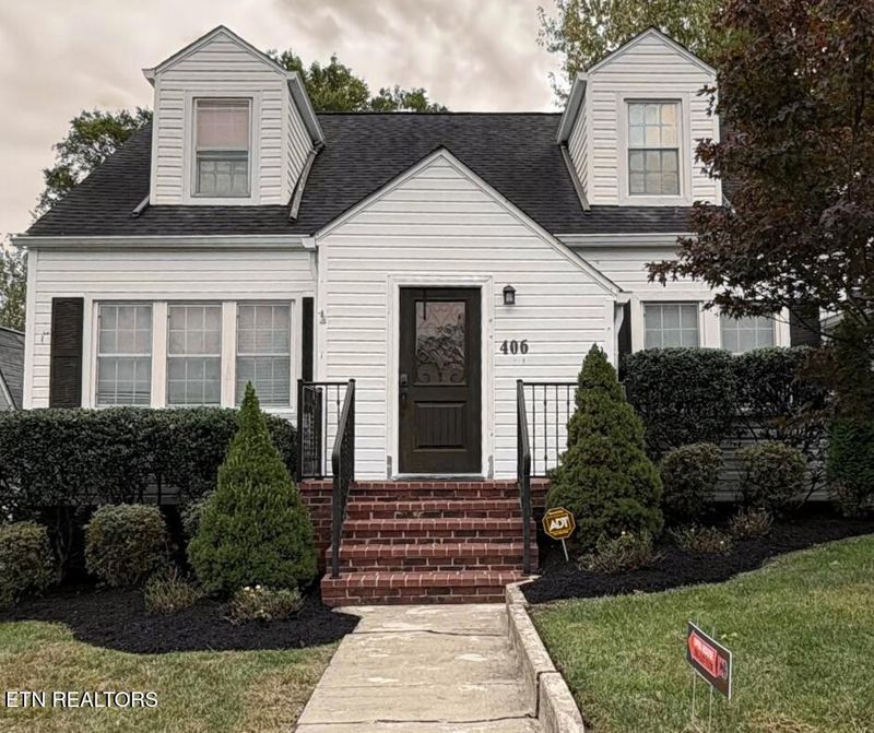 406 W 5th Ave, Lenoir City, TN 37771