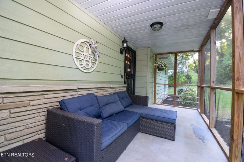 407 Delaware Ave, Oak Ridge, TN 37830