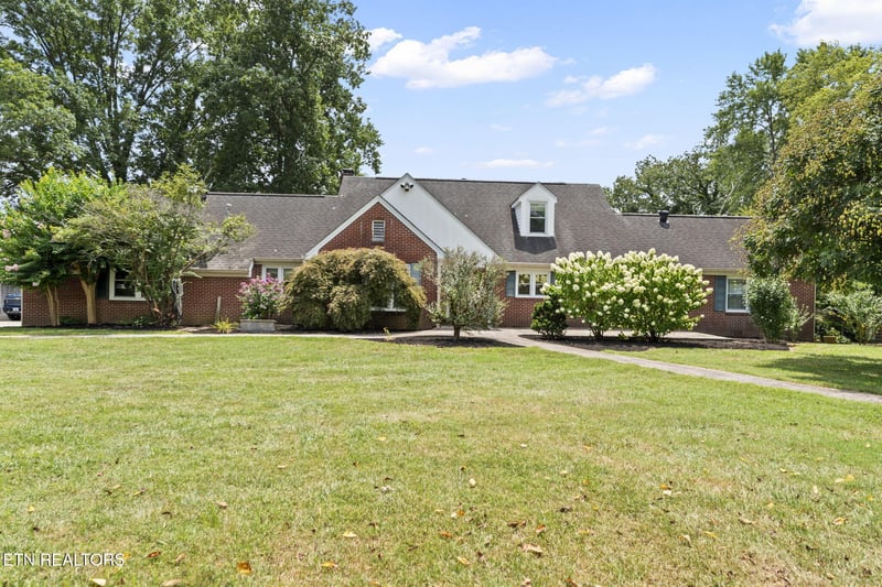 407 Eagle Bend Ln, Clinton, TN 37716