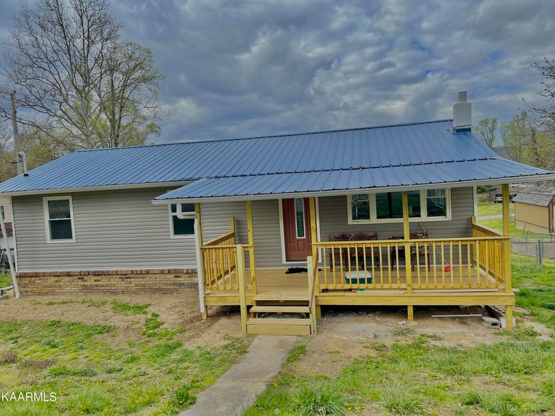 407 Emory Heights Rd, Harriman, TN 37748