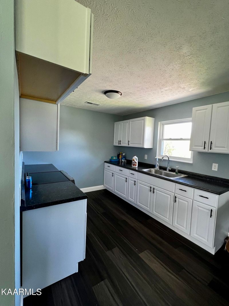 407 Emory Heights Rd, Harriman, TN 37748