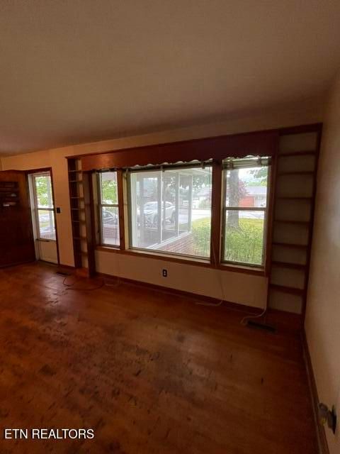 407 Highland Dr, Clinton, TN 37716