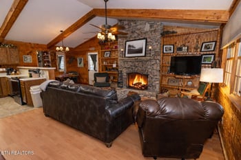 407 Kurts Corner Rd, Townsend, TN 37882