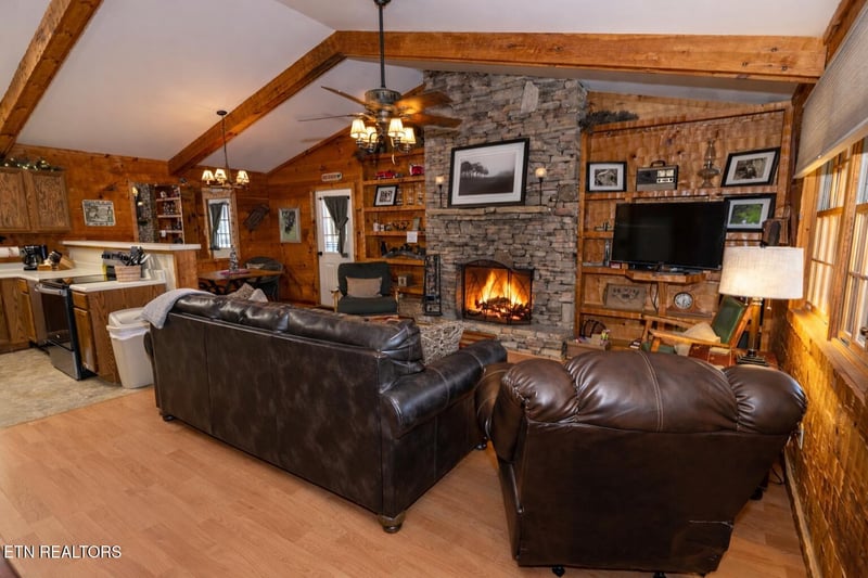 407 Kurts Corner Rd, Townsend, TN 37882