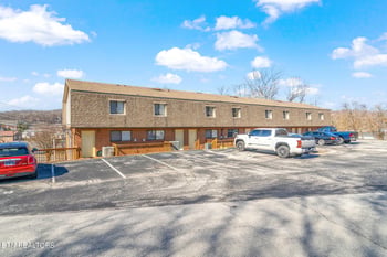 407 N 4th St, Kingston, TN 37763