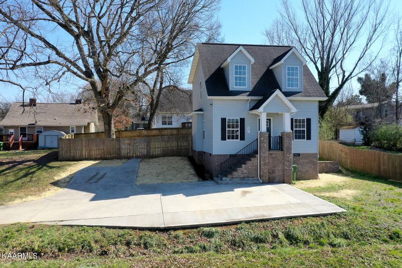 407 North Everett High Rd, Maryville, TN 37804