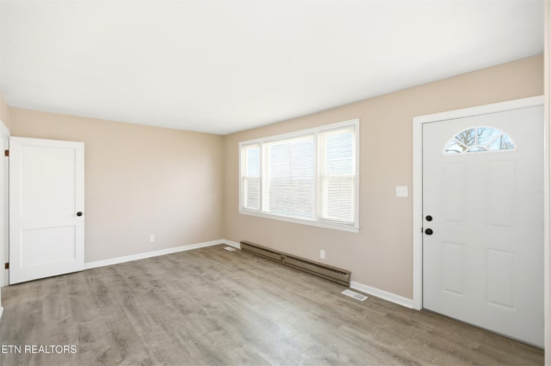 407 Oakcrest Rd, Knoxville, TN 37912