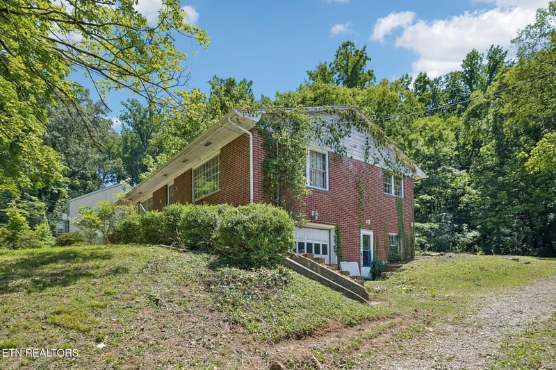 407 Overhill Rd, Knoxville, TN 37914