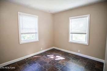 407 W Wheeler St, Rockwood, TN 37854
