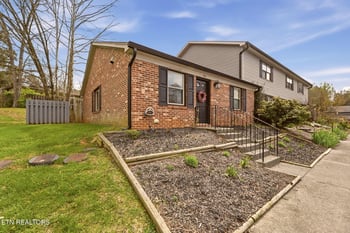 408 Amanda Cir, Knoxville, TN 37922