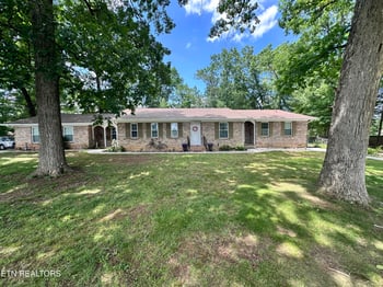 408 Dell Rd, Maryville, TN 37804