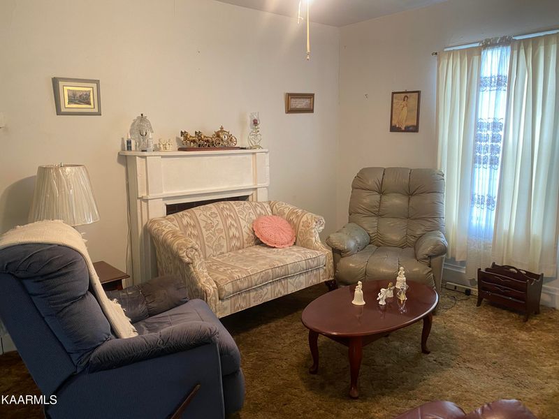 408 E Beech St, Lafollette, TN 37766