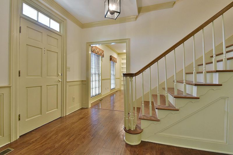 408 E Fox Den Dr, Knoxville, TN 37934