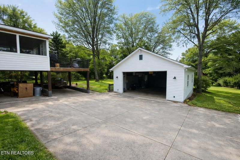408 E Mountain View Rd, Corryton, TN 37721