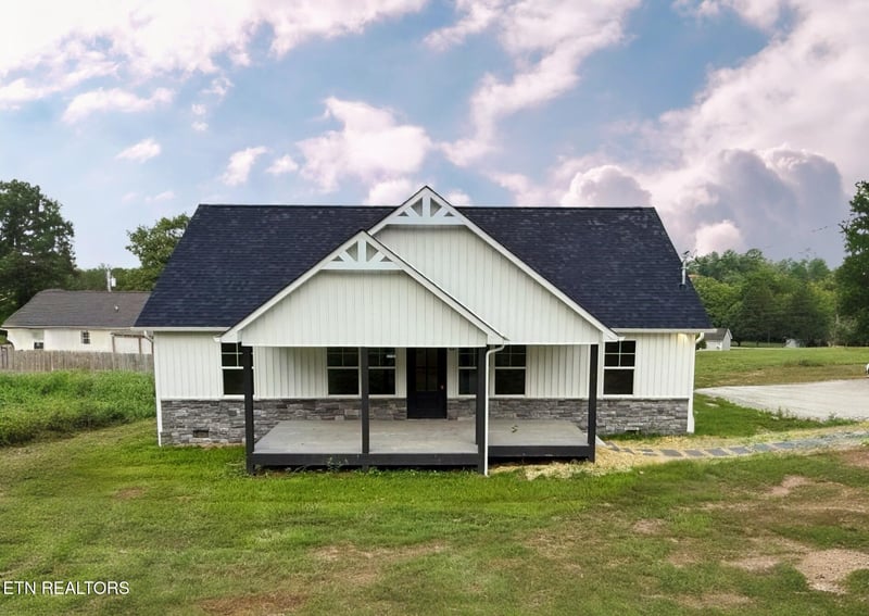 408 Glade Springs Rd, Lafollette, TN 37766
