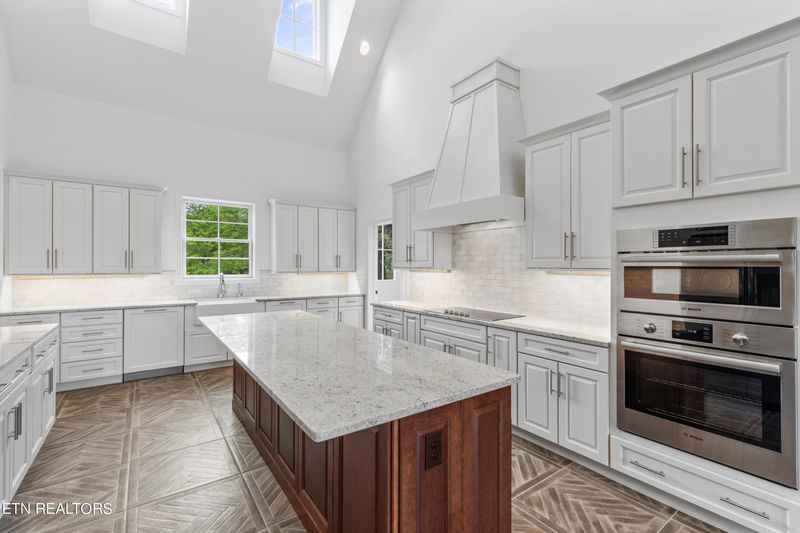 408 Herron Rd, Farragut, TN 37934