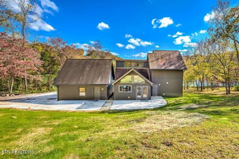 408 Lakecrest Dr, Harriman, TN 37748