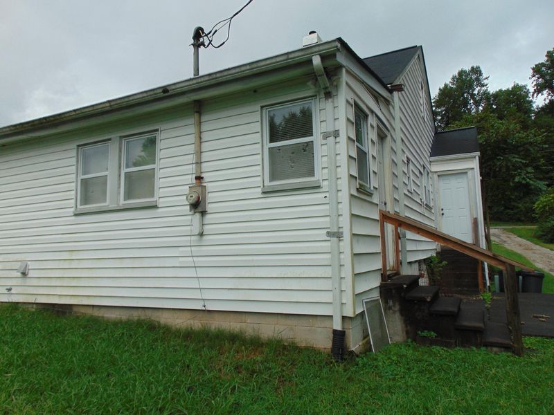 408 Pansy Hill Rd, Harriman, TN 37748