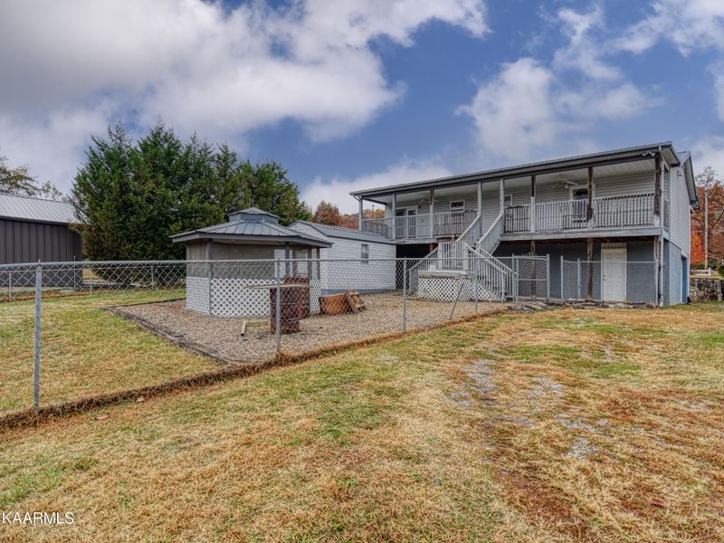 408 Raccoon Valley Rd, Powell, TN 37849