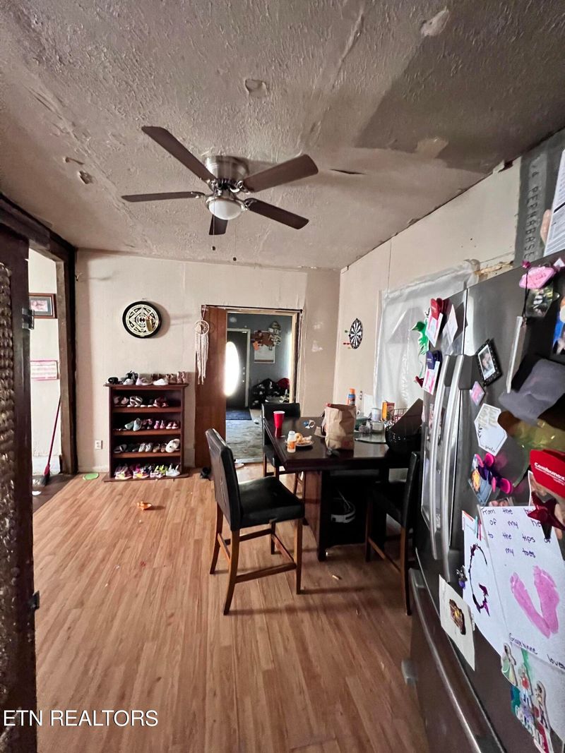 408 Railroad Ave, Rocky Top, TN 37769