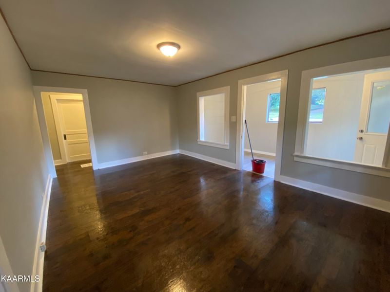 408 S Chamberlain Ave, Rockwood, TN 37854