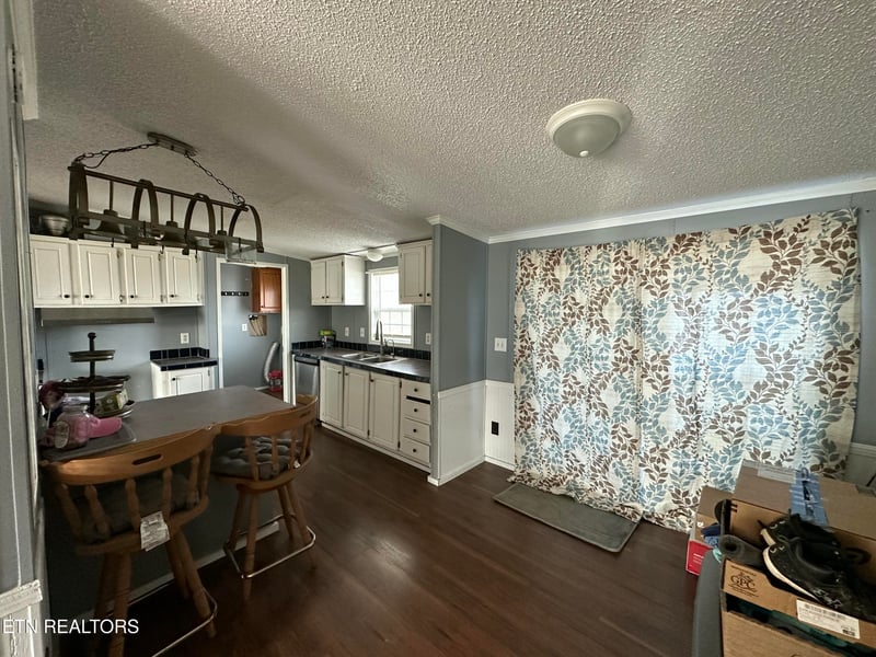 408 W Rathburn St, Rockwood, TN 37854