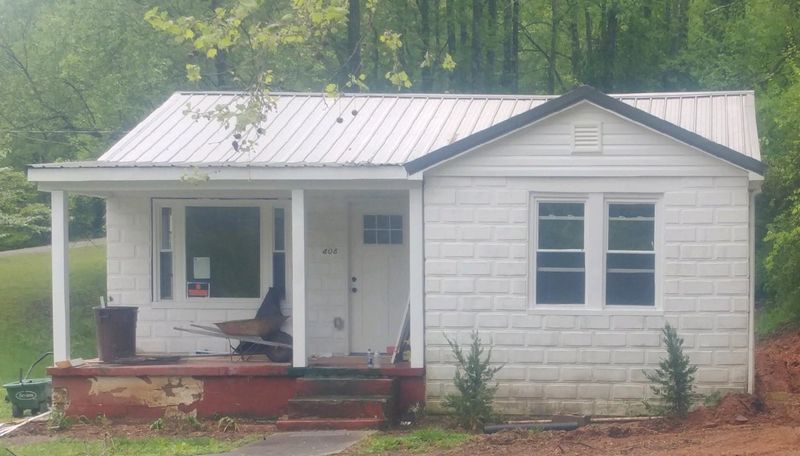 408 Webster Rd, Harriman, TN 37748